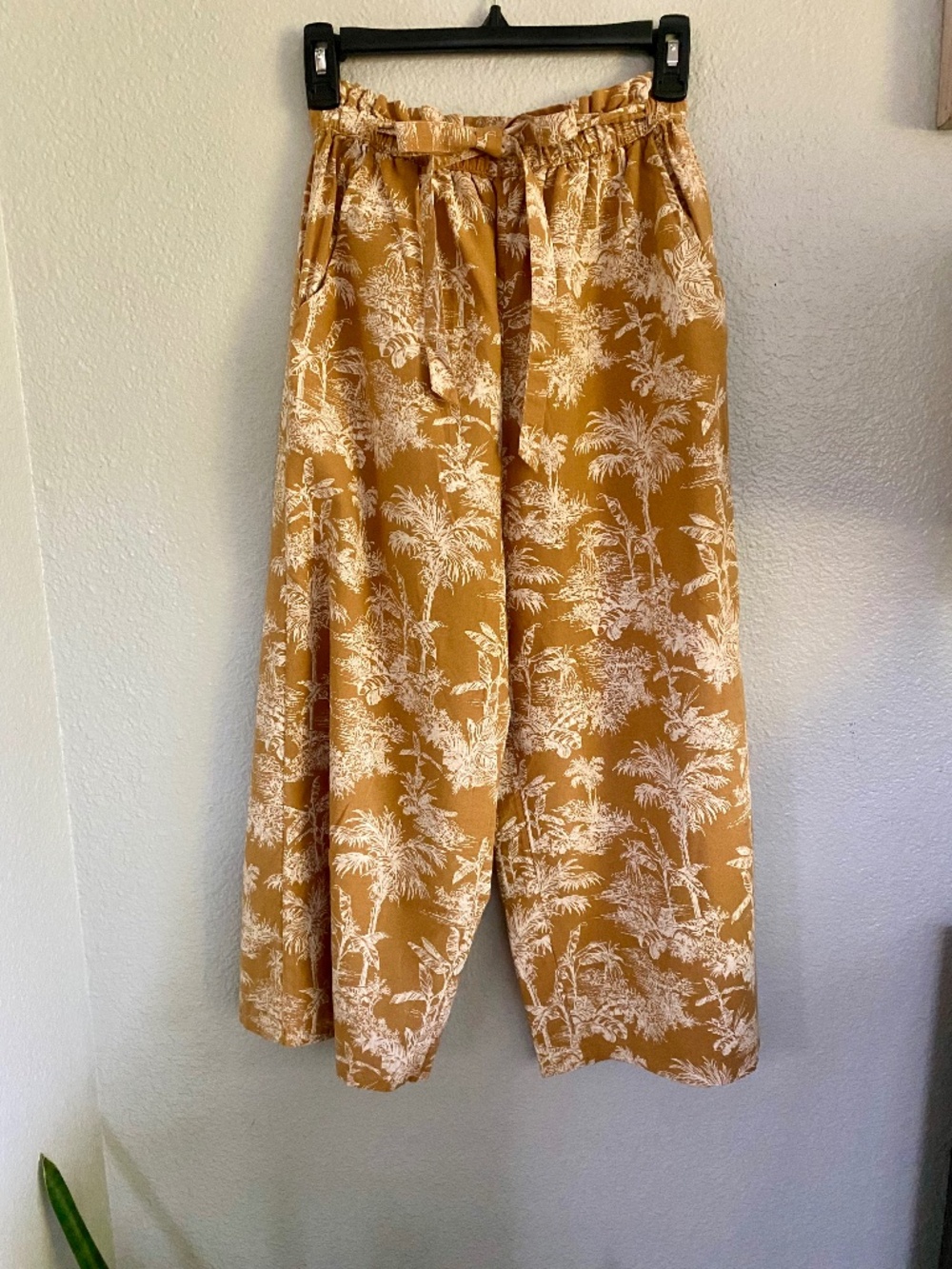 Women's lined cotton/linen Wide Leg Palm Tree Print Belted Cropped Pants Size M